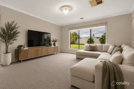 Property photo of 52 Garden Drive Epsom VIC 3551