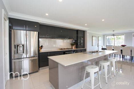 Property photo of 21 Taloumbi Place Orange NSW 2800