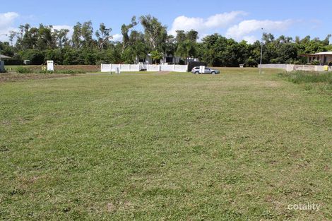 14 Spinnaker St, South Mission Beach, QLD 4852