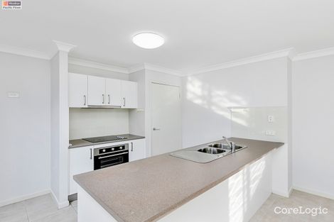 Property photo of 2/52 Hawkesbury Avenue Pacific Pines QLD 4211