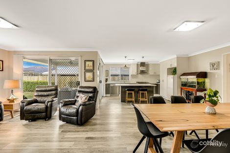 Property photo of 13 Radcliffe Crescent Glenvale QLD 4350
