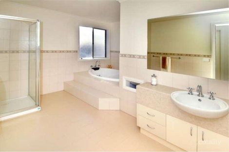 Property photo of 15 Correll Way Roxburgh Park VIC 3064