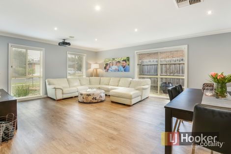 Property photo of 5 Longhirst Avenue Cranbourne VIC 3977
