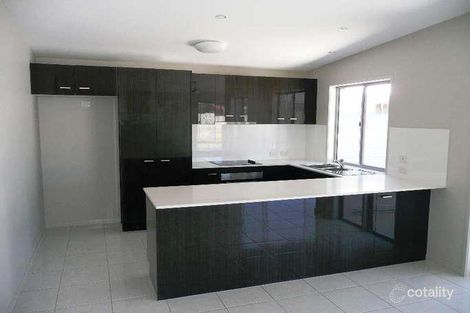 Property photo of 19 Riverstone Crescent Little Mountain QLD 4551