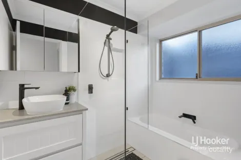 Property photo of 1 Wright Court Bray Park QLD 4500