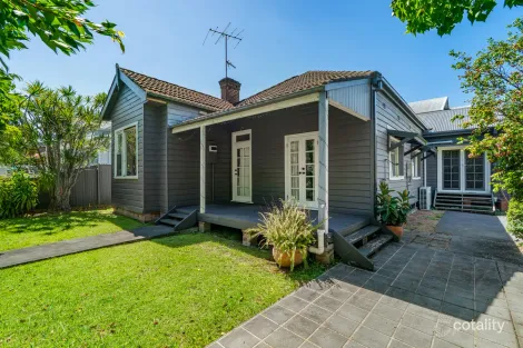 236 Gipps Rd, Keiraville, NSW 2500