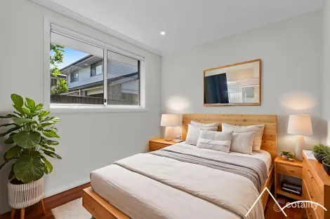 Property photo of 9 Eade Street Oran Park NSW 2570