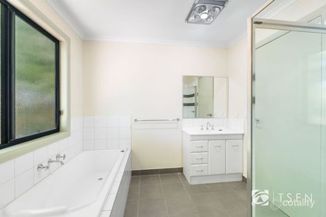 Property photo of 21 Crusoe Road Kangaroo Flat VIC 3555