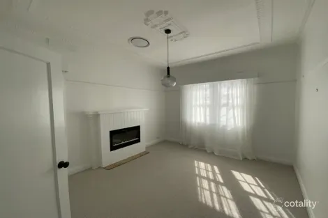 Property photo of 7 Boonah Street Griffith NSW 2680