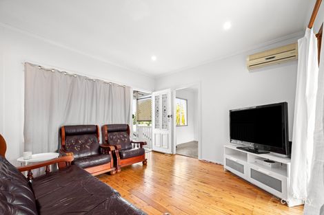 Property photo of 53 Wondall Road Wynnum West QLD 4178