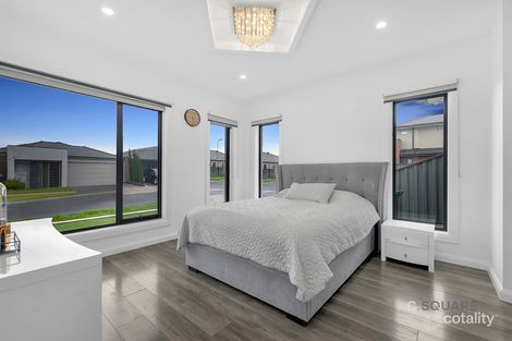 Property photo of 33 Coolamon Drive Craigieburn VIC 3064