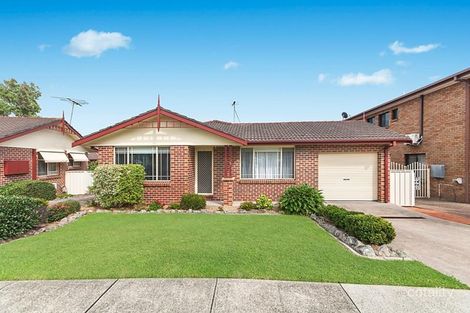 1/14 Angophora Dr, Warabrook, NSW 2304