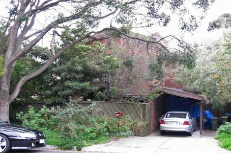 Property photo of 10 Raith Court St Kilda East VIC 3183