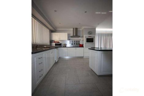 Property photo of 13 Estella Place Ambarvale NSW 2560