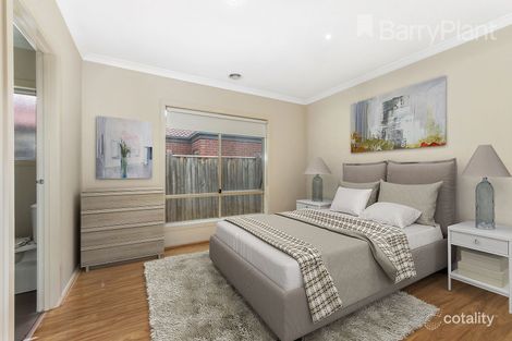 Property photo of 33 Eagle Way Deer Park VIC 3023