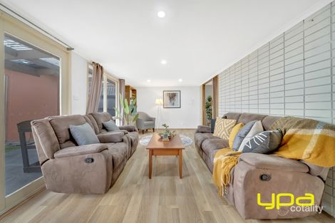 Property photo of 27 Valepark Crescent Cranbourne VIC 3977