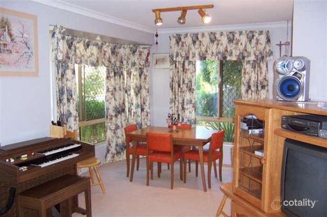 Property photo of 2 Hindoo Elbow Stratton WA 6056