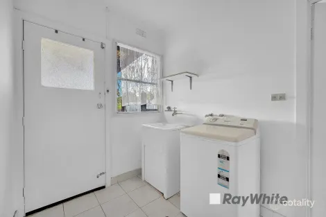 Property photo of 24 Jacaranda Street Doveton VIC 3177