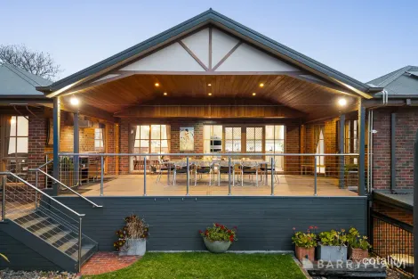 Property photo of 20 Laura Lane Mooroolbark VIC 3138
