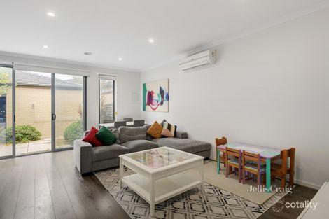 Property photo of 24 Heffernan Walk Heidelberg Heights VIC 3081