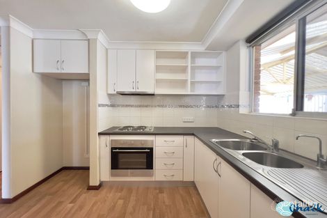 Property photo of 24 Willmott Drive Cooloongup WA 6168