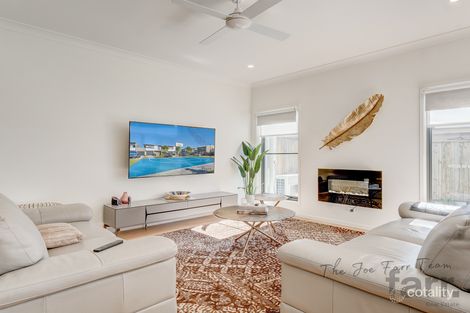 Property photo of 50/191-197 Marina Quays Boulevard Hope Island QLD 4212