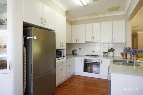 Property photo of 8 Baker Place Mount Warrigal NSW 2528