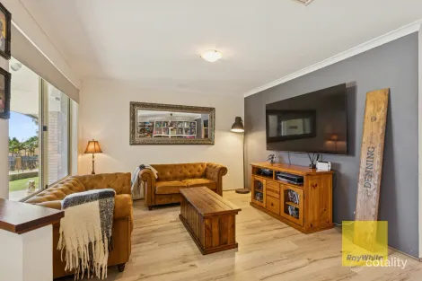 Property photo of 21 Newbold Place Jane Brook WA 6056