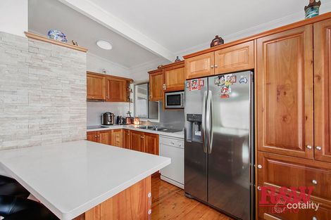 Property photo of 14 Burrell Crescent Dapto NSW 2530