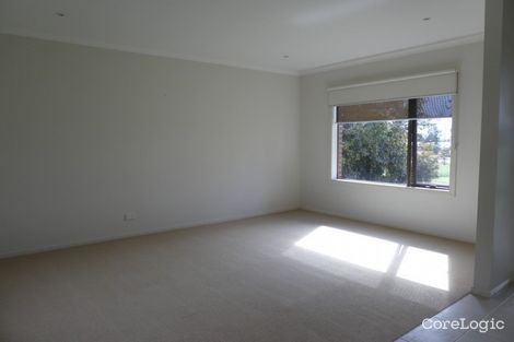 Property photo of 5 Paratea Lane Cranbourne North VIC 3977