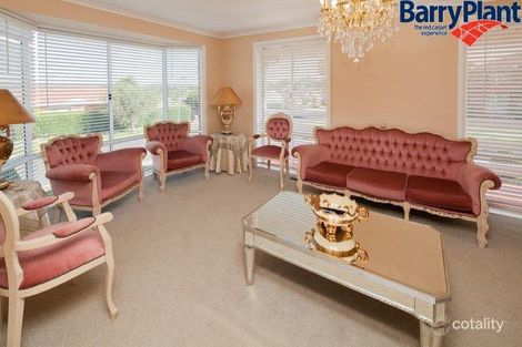Property photo of 10 Edward Freeth Drive Endeavour Hills VIC 3802
