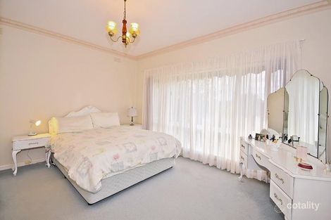 Property photo of 13 Ivanhoe Street Glen Waverley VIC 3150