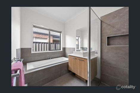 Property photo of 10 Fiore Way Truganina VIC 3029