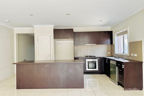 Property photo of 46 Erin Square Deer Park VIC 3023