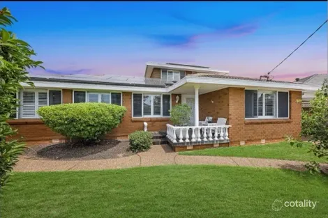 7 Lamson Pl, Greenacre, NSW 2190