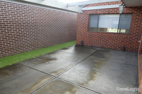 Property photo of 5 Paratea Lane Cranbourne North VIC 3977