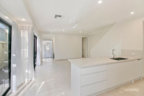 Property photo of 2/45 Woodroffe Avenue Main Beach QLD 4217