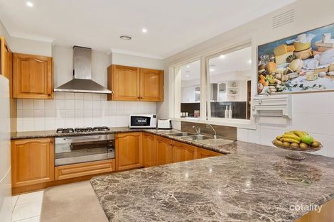 Property photo of 2 Henderson Court Glen Waverley VIC 3150