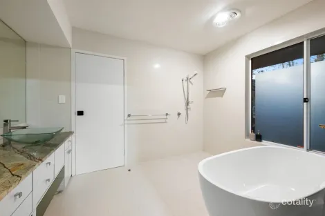 Property photo of 106 Boscombe Road Brookfield QLD 4069