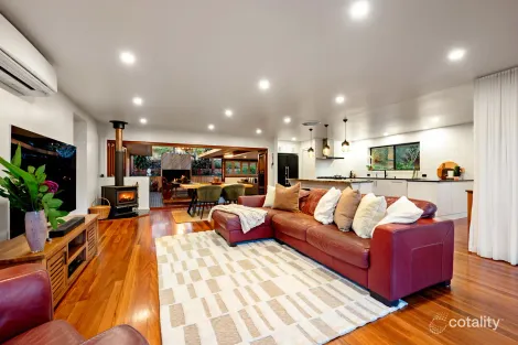 Property photo of 106 Boscombe Road Brookfield QLD 4069