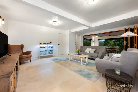 Property photo of 106 Boscombe Road Brookfield QLD 4069