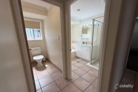 Property photo of 18 Lorne Court Beaconsfield QLD 4740