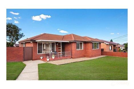 2 Selwyn Pl, Fairfield West, NSW 2165