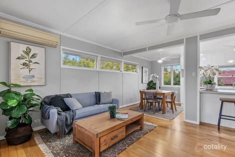 Property photo of 8 Arura Street Mansfield QLD 4122