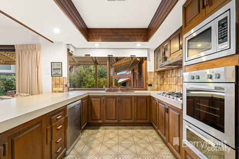 Property photo of 11 Mapledene Court Templestowe VIC 3106