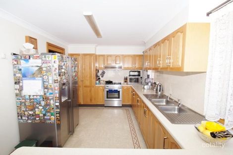 Property photo of 4 Bishop Crescent Armidale NSW 2350