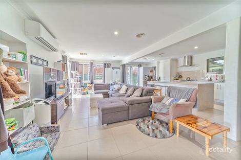 Property photo of 17 Mistletoe Street Golden Square VIC 3555