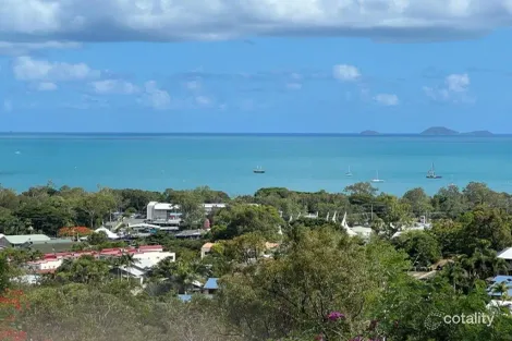 Property photo of 26 Yachtsmans Parade Cannonvale QLD 4802
