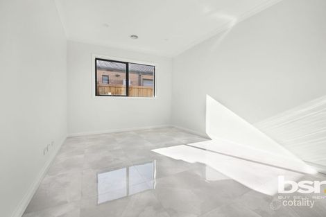 Property photo of 34 Catisfield Circuit Donnybrook VIC 3064