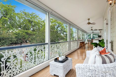 Property photo of 15/88 Lockerbie Street Kangaroo Point QLD 4169